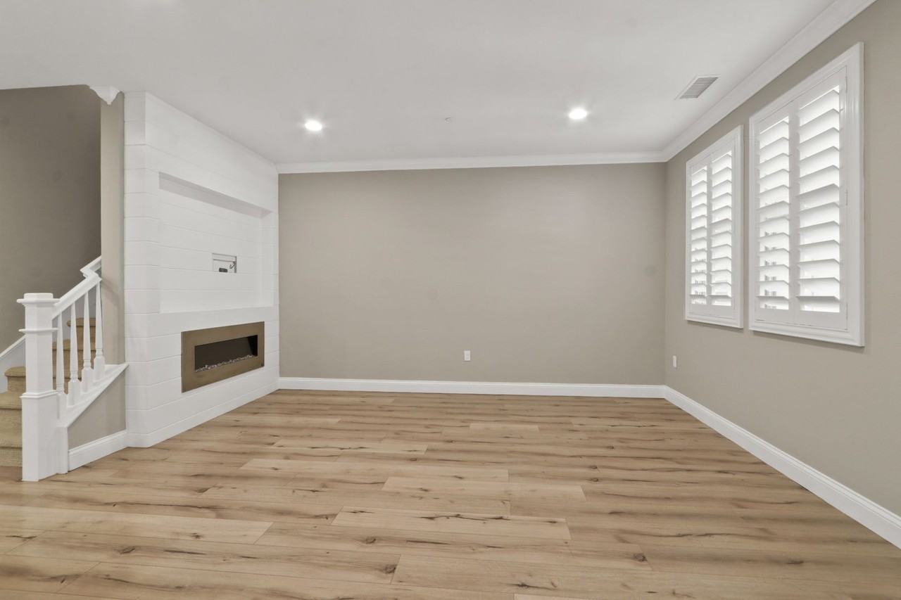 604 El Paseo - Photo 5 of 20