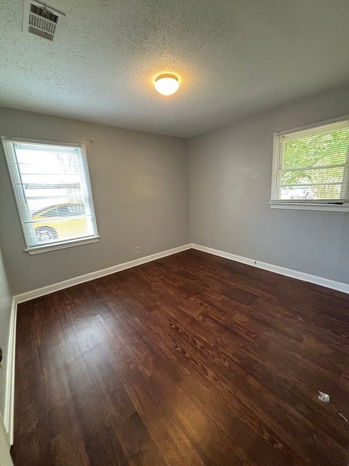 1520 James St - Photo 6 of 10