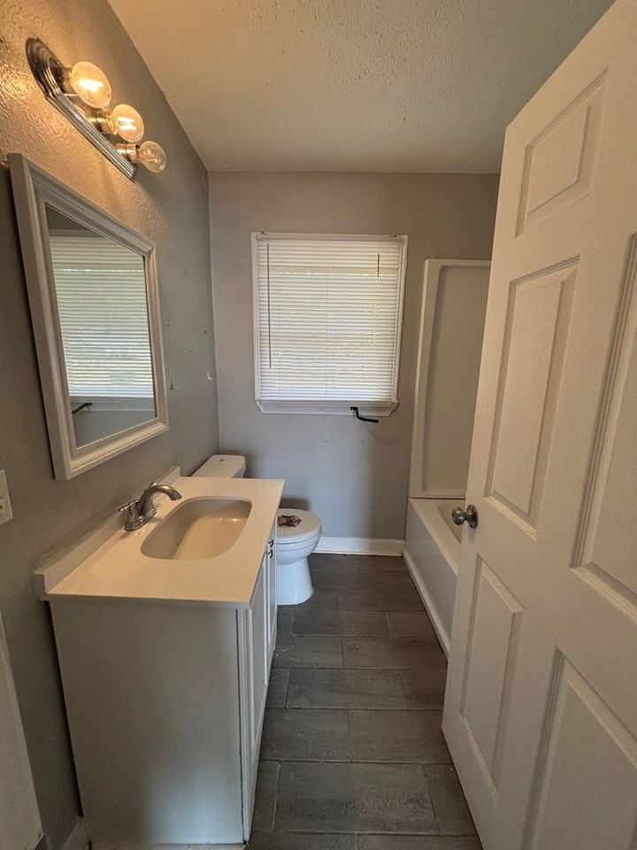 1520 James St - Photo 7 of 10