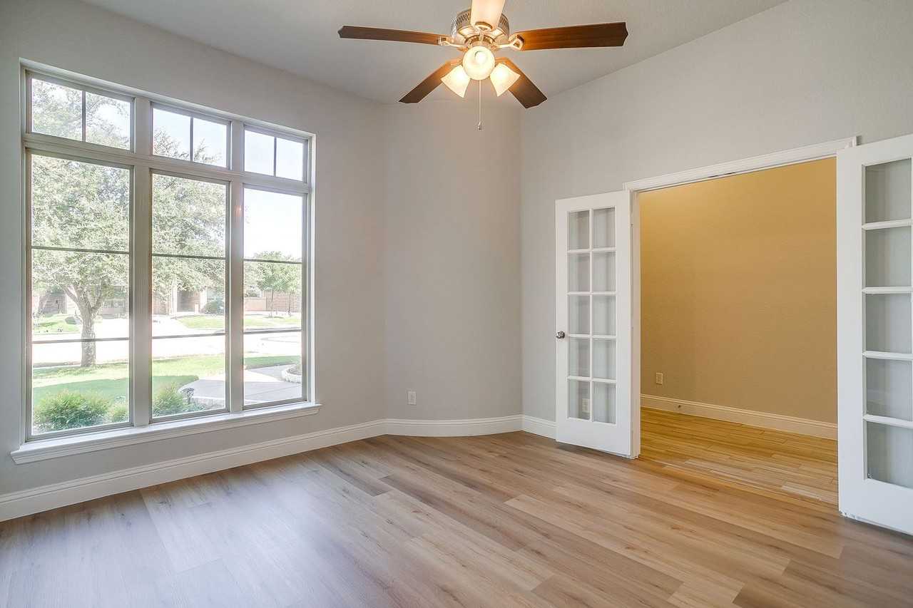 9737 Rio Frio Trl - Photo 4 of 21