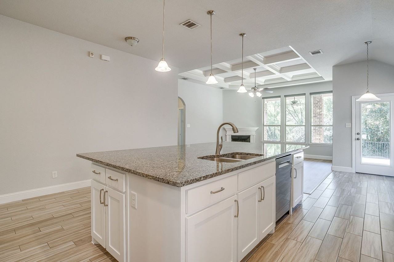 9737 Rio Frio Trl - Photo 6 of 21