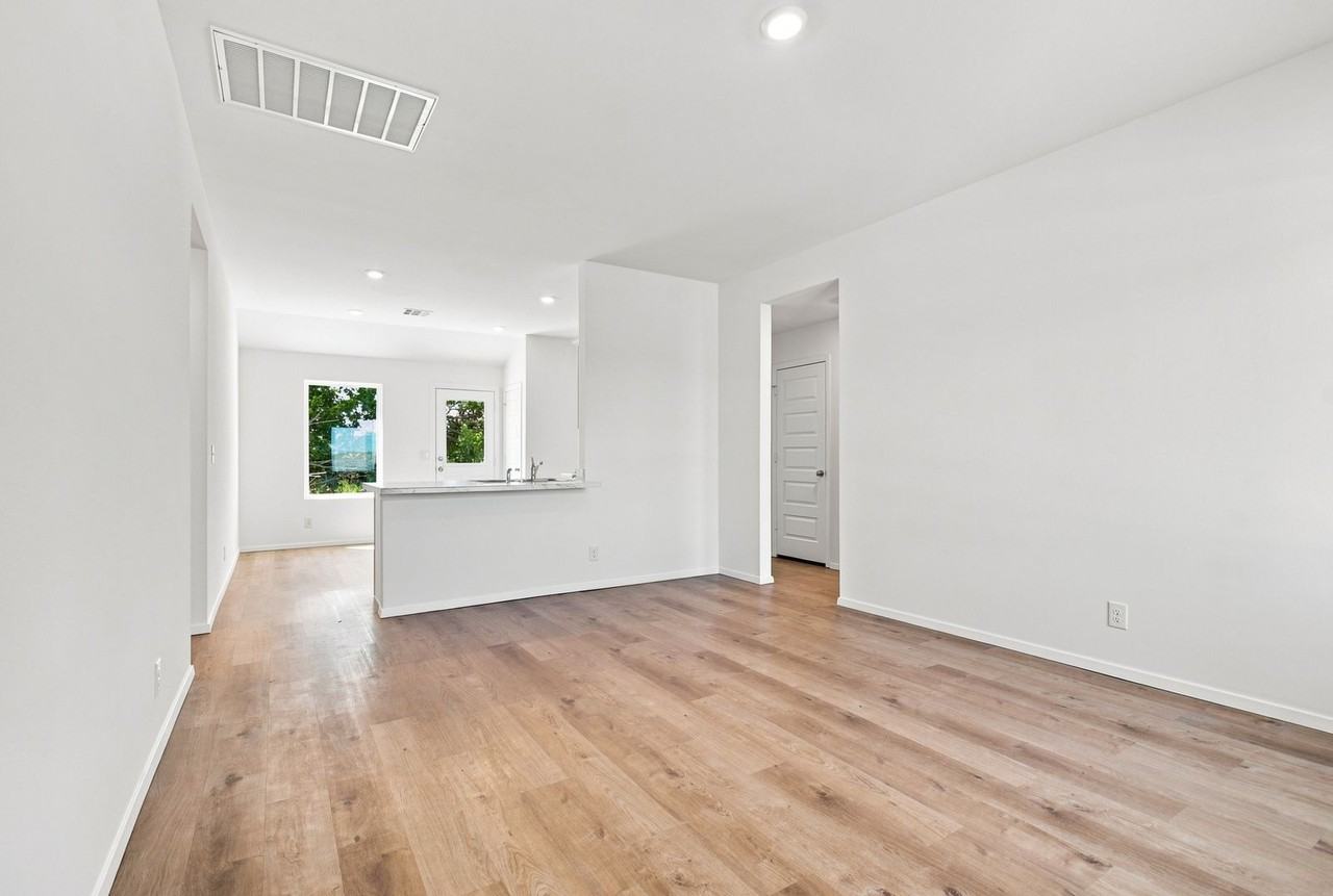8034 S 290th East Ave - Photo 3 of 22