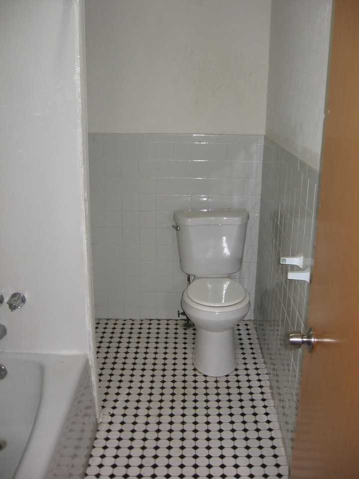 467 E Mechanic St - Photo 6 of 10