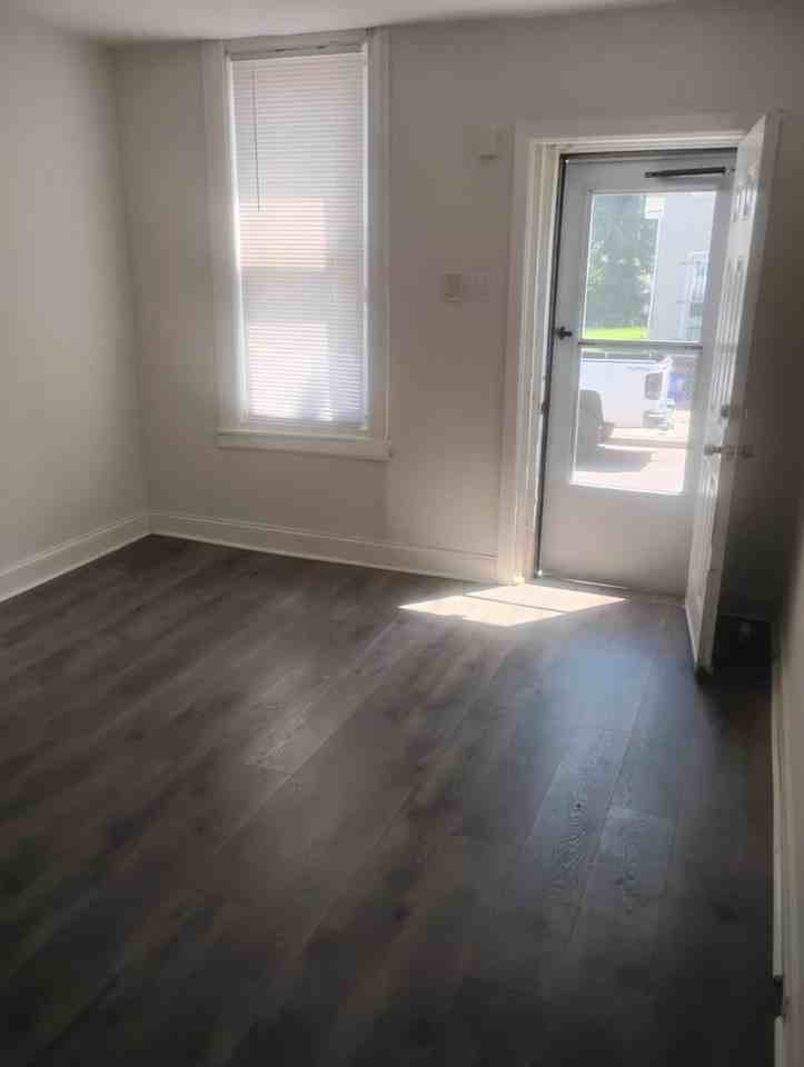 269 E Bringhurst St - Photo 2 of 7