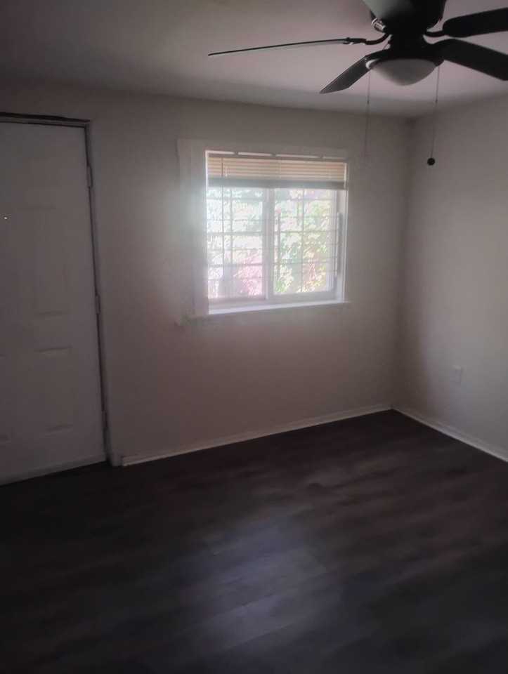 269 E Bringhurst St - Photo 4 of 7