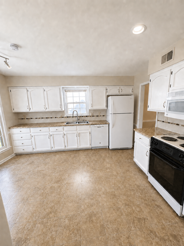 11820 W 99th Ter - Photo 7 of 25