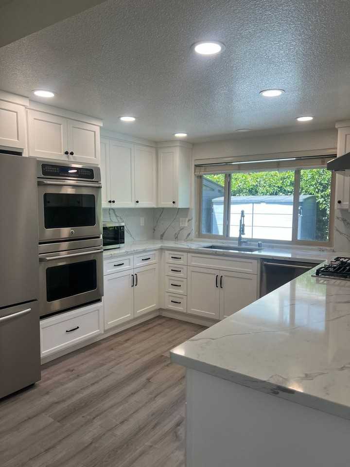 142 Hillview Dr - Photo 2 of 50