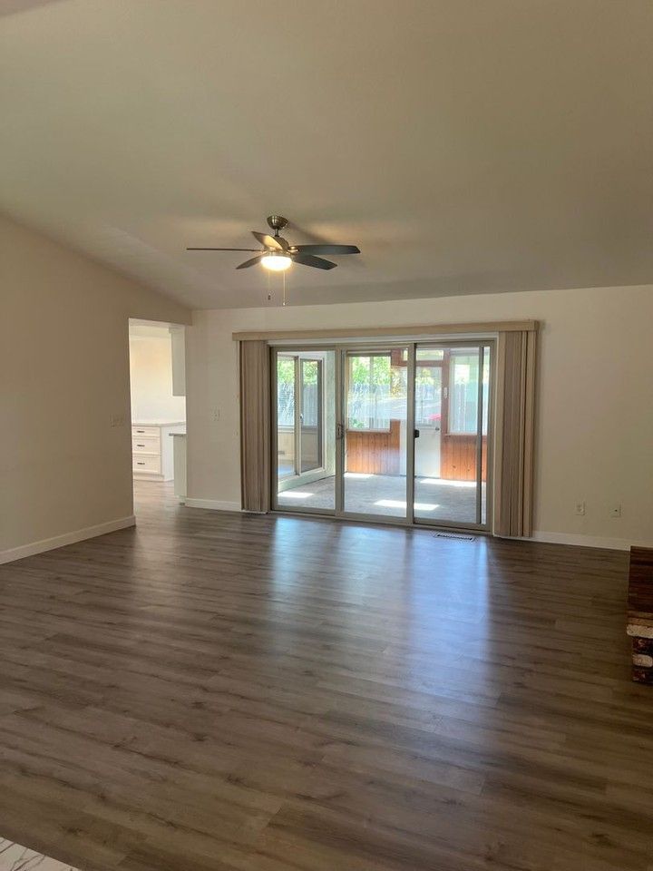 142 Hillview Dr - Photo 5 of 50
