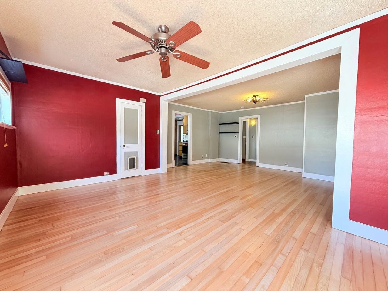 8816 10th Ave Sw - Photo 3 of 31