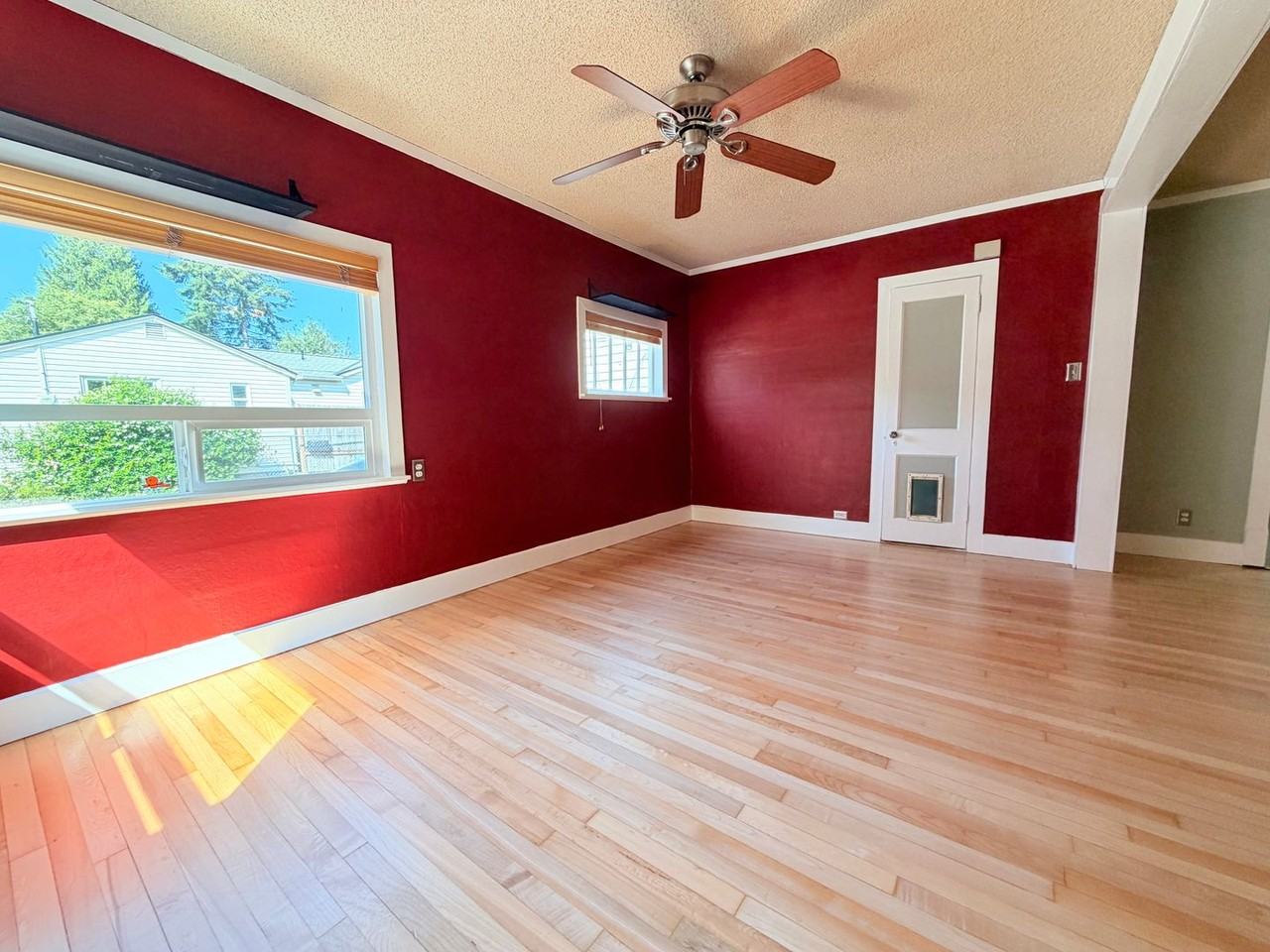 8816 10th Ave Sw - Photo 4 of 31