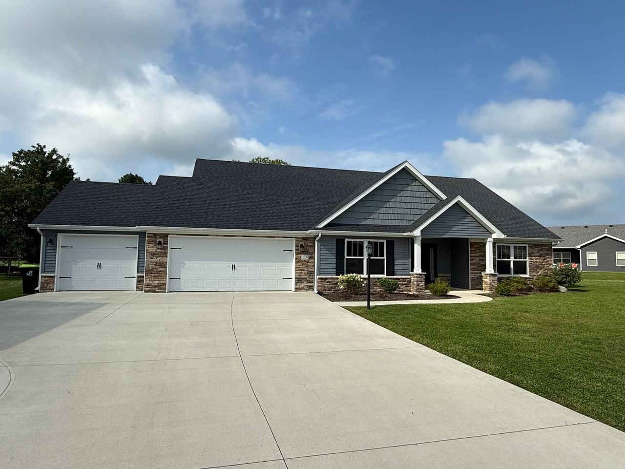 113 Paul Ct - Photo 2 of 32