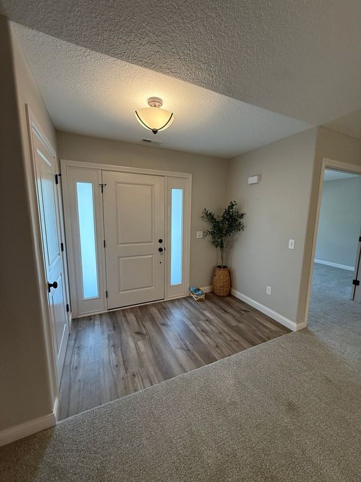 113 Paul Ct - Photo 3 of 32