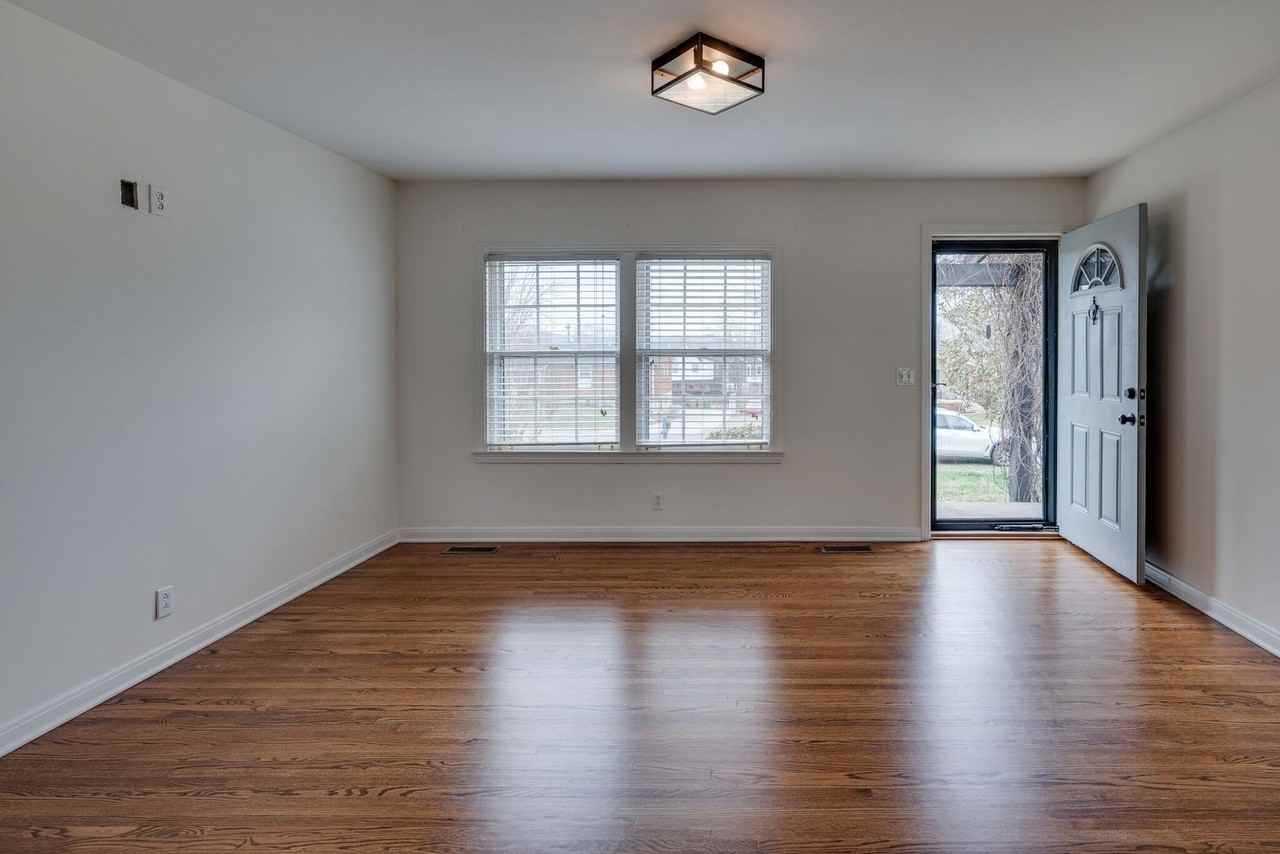 514 Continental Dr - Photo 4 of 29