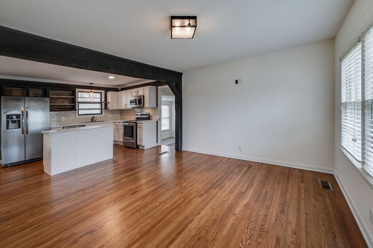 514 Continental Dr - Photo 5 of 29