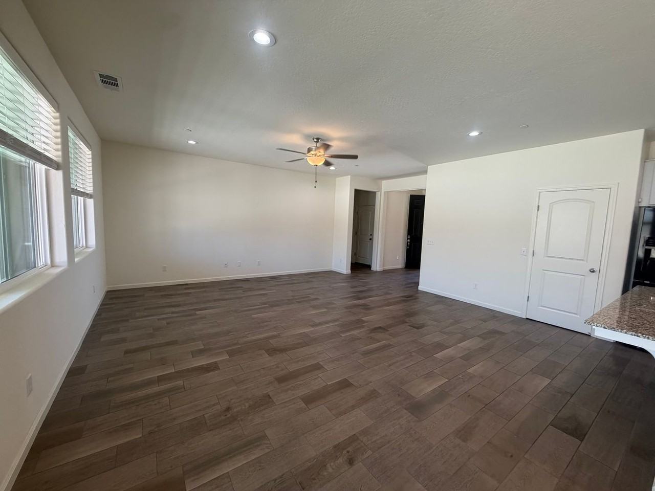 2042 Sherbrook Ave - Photo 2 of 18