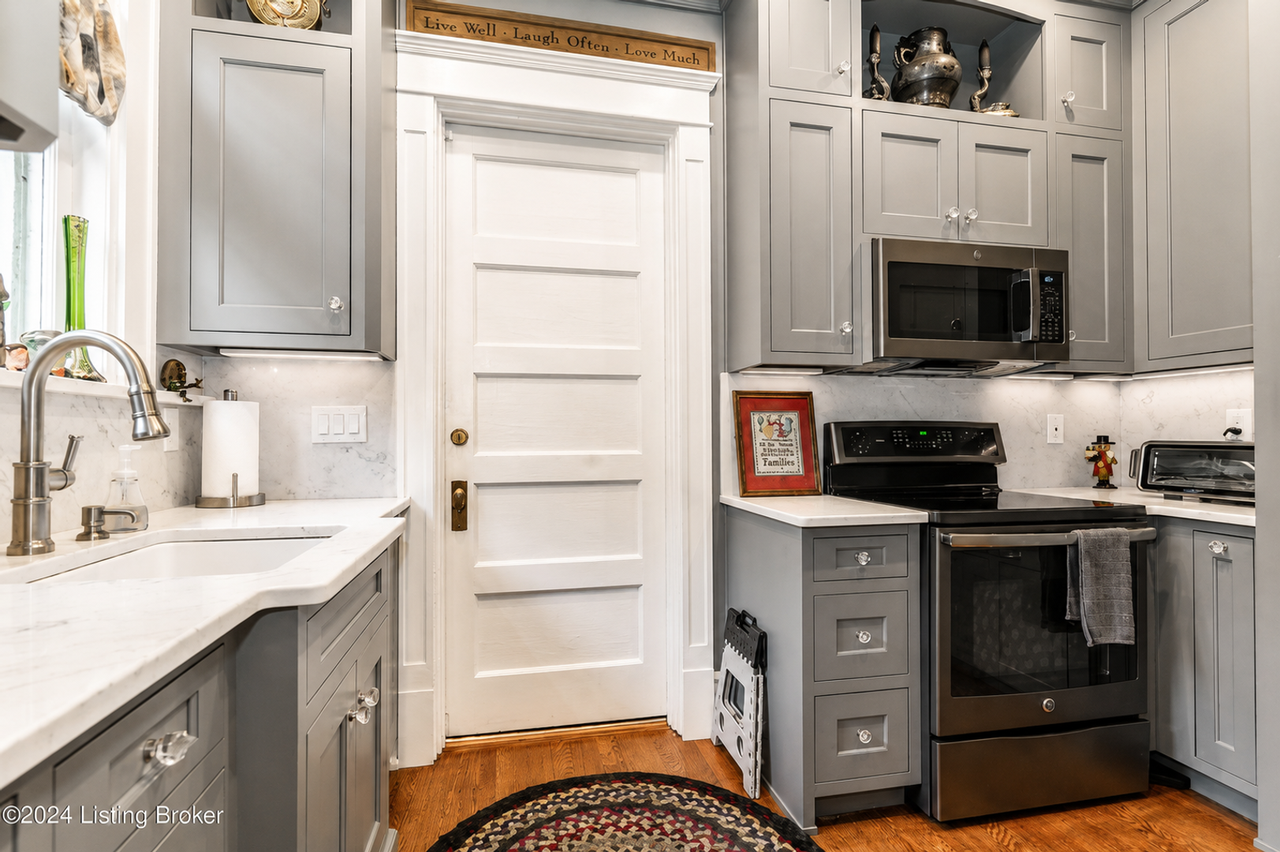 1432 Saint James Ct - Photo 6 of 12