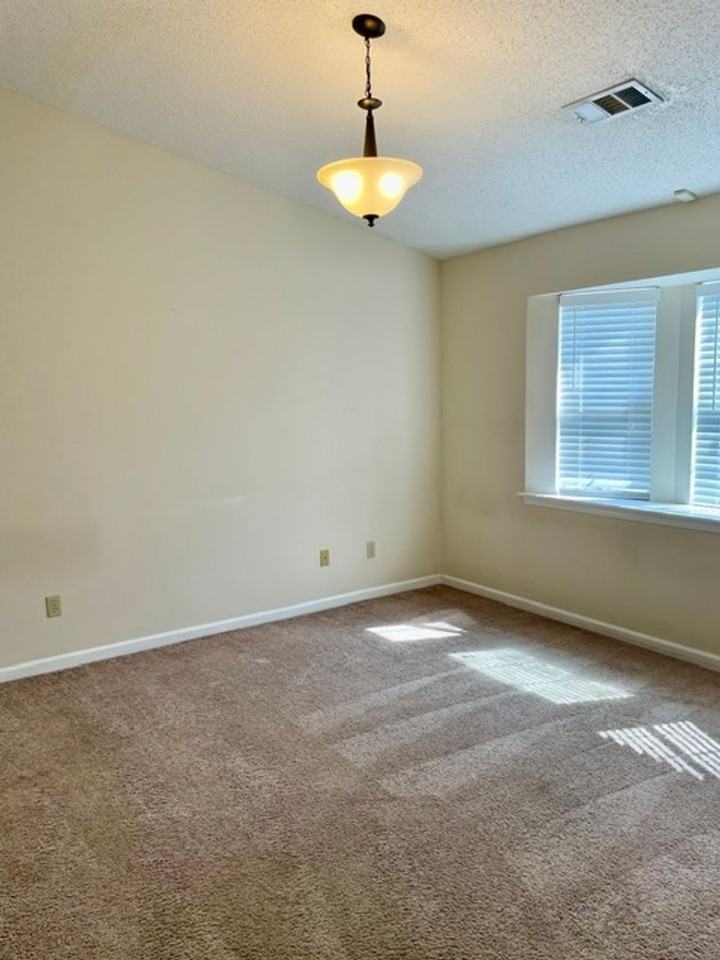 1428 Southern Gardens Dr - Photo 2 of 11