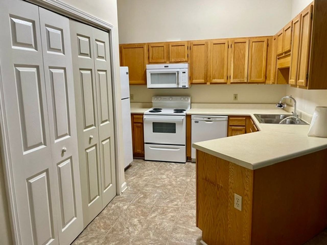 1428 Southern Gardens Dr - Photo 6 of 11