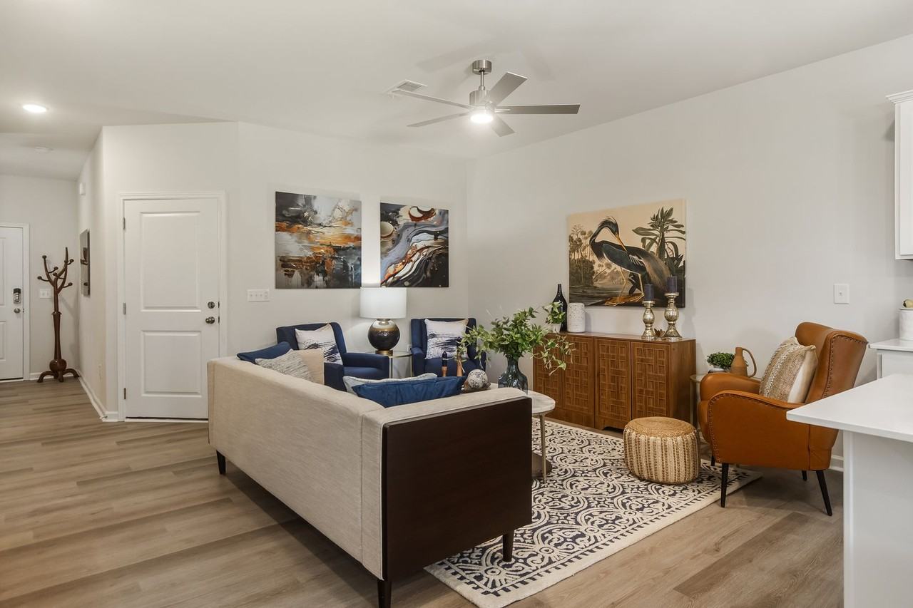 2049 Hillman Way - Photo 3 of 25