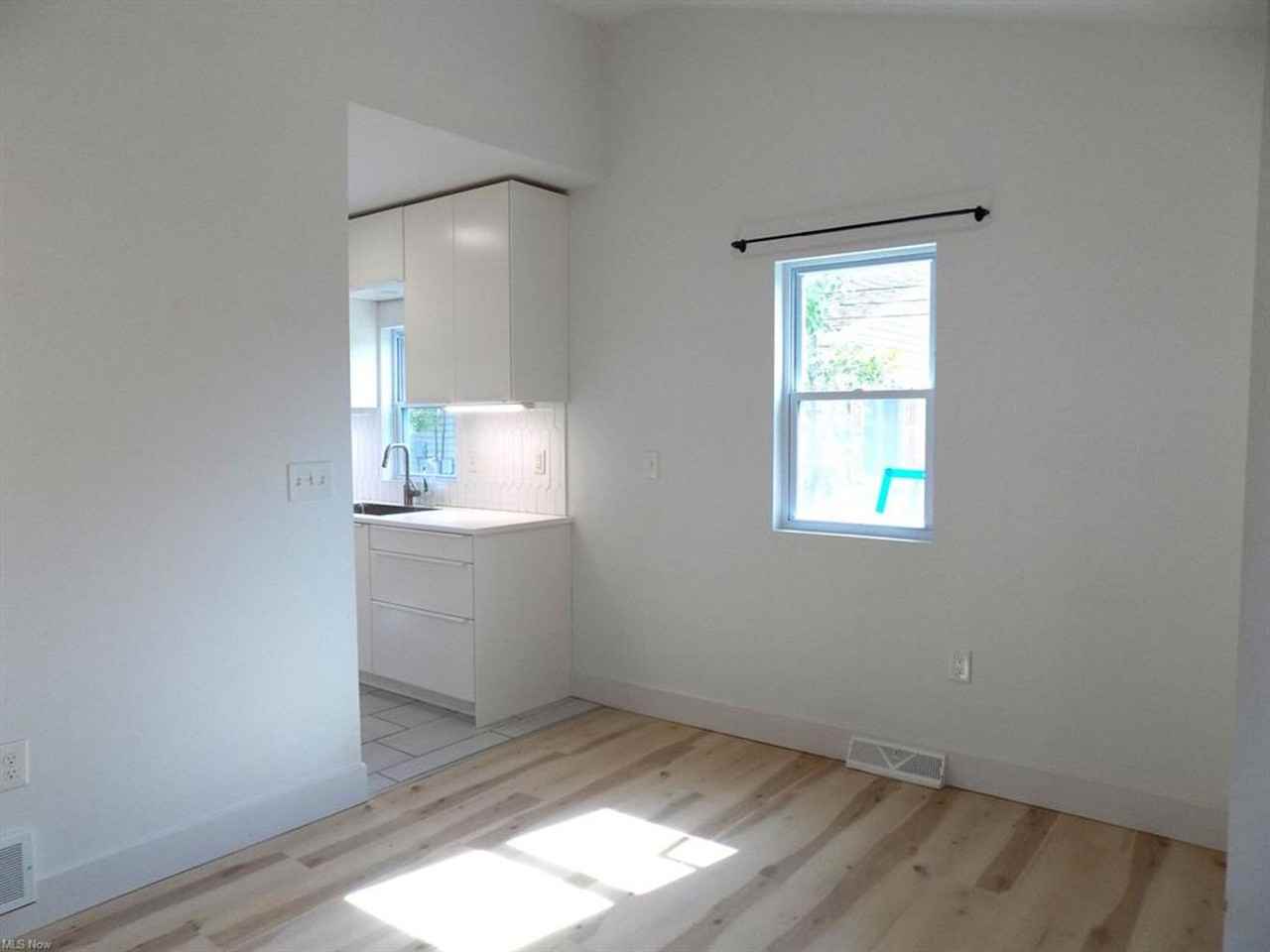 1094 Moneta Ave - Photo 6 of 20