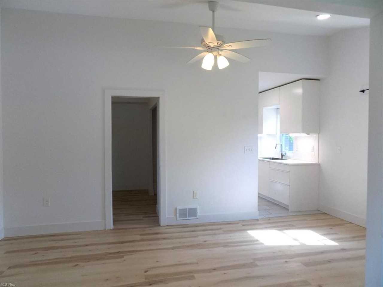 1094 Moneta Ave - Photo 7 of 20