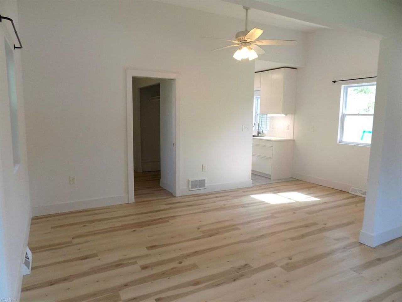 1094 Moneta Ave - Photo 7 of 20