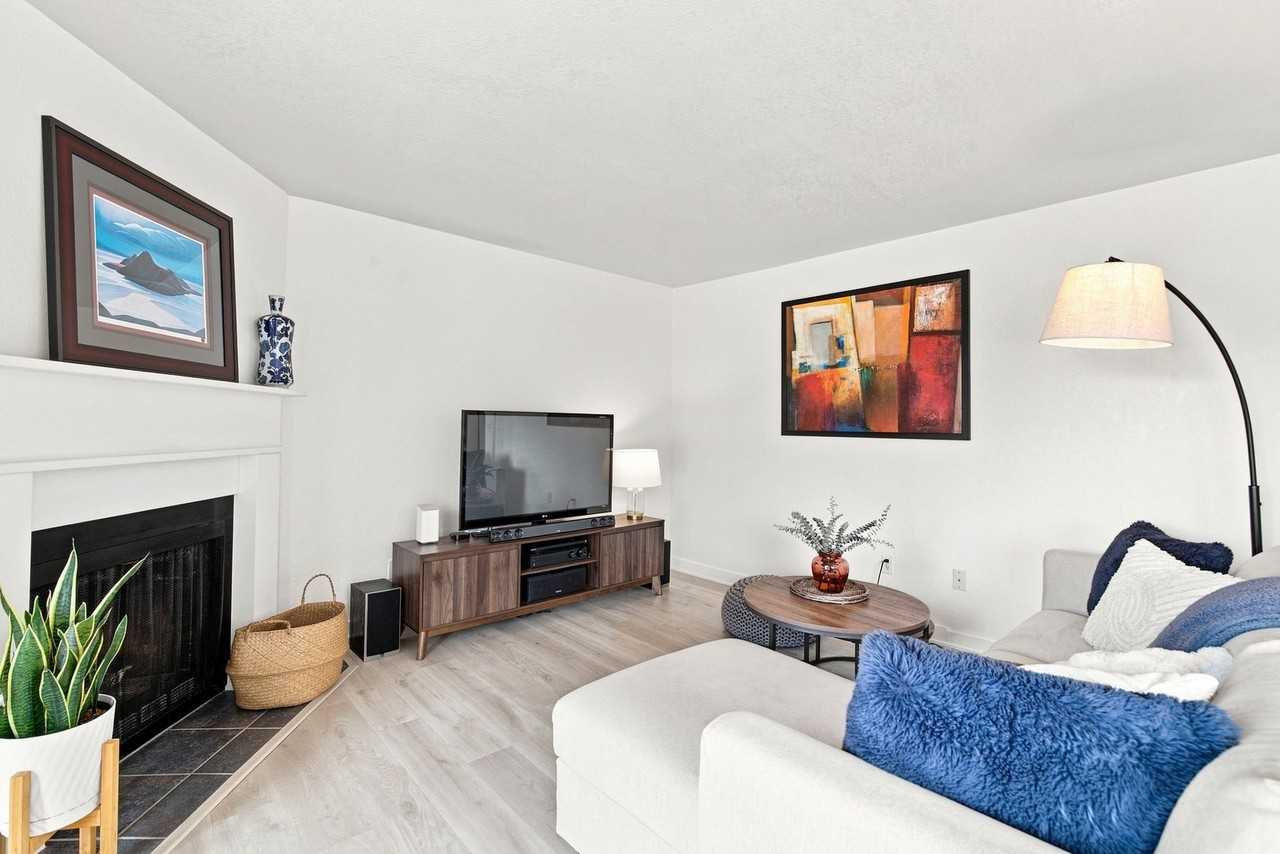 9926 Ne 116th St #302 - Photo 4 of 20