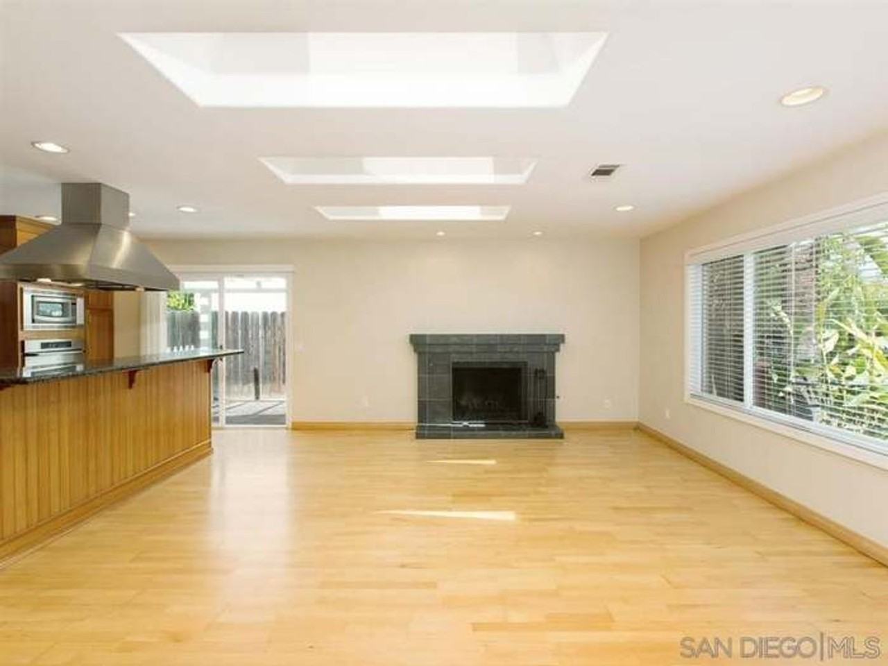 4810 Refugio Ave - Photo 4 of 25
