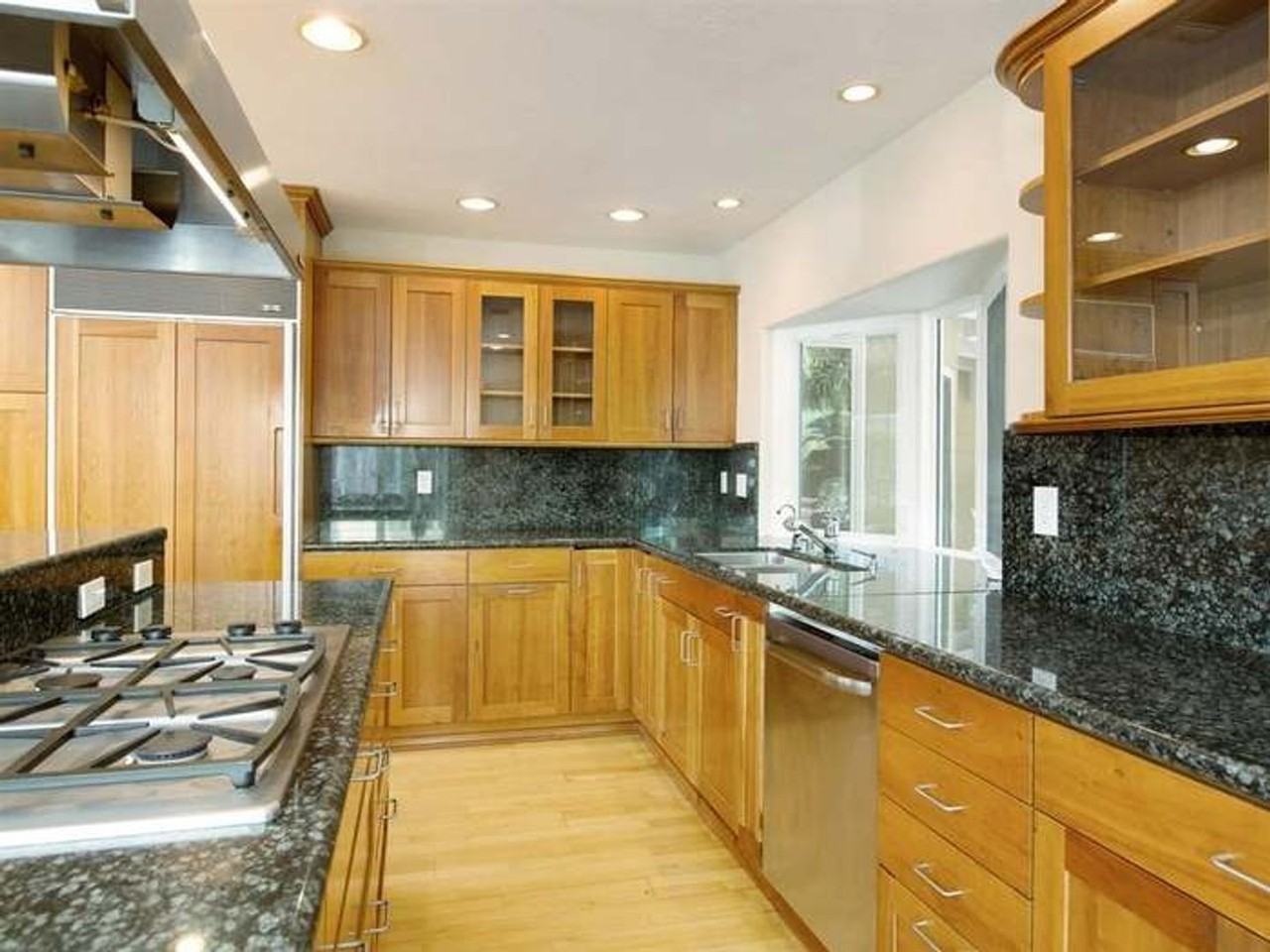4810 Refugio Ave - Photo 6 of 25