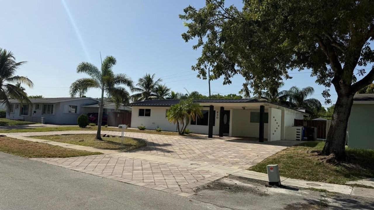 630 630 NE 23RD Court, Pompano Beach, FL 33064 - 5505 #5505 - Photo 5 of 14