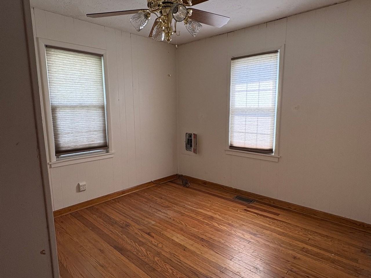 630 Lubeck Ave - Photo 3 of 8
