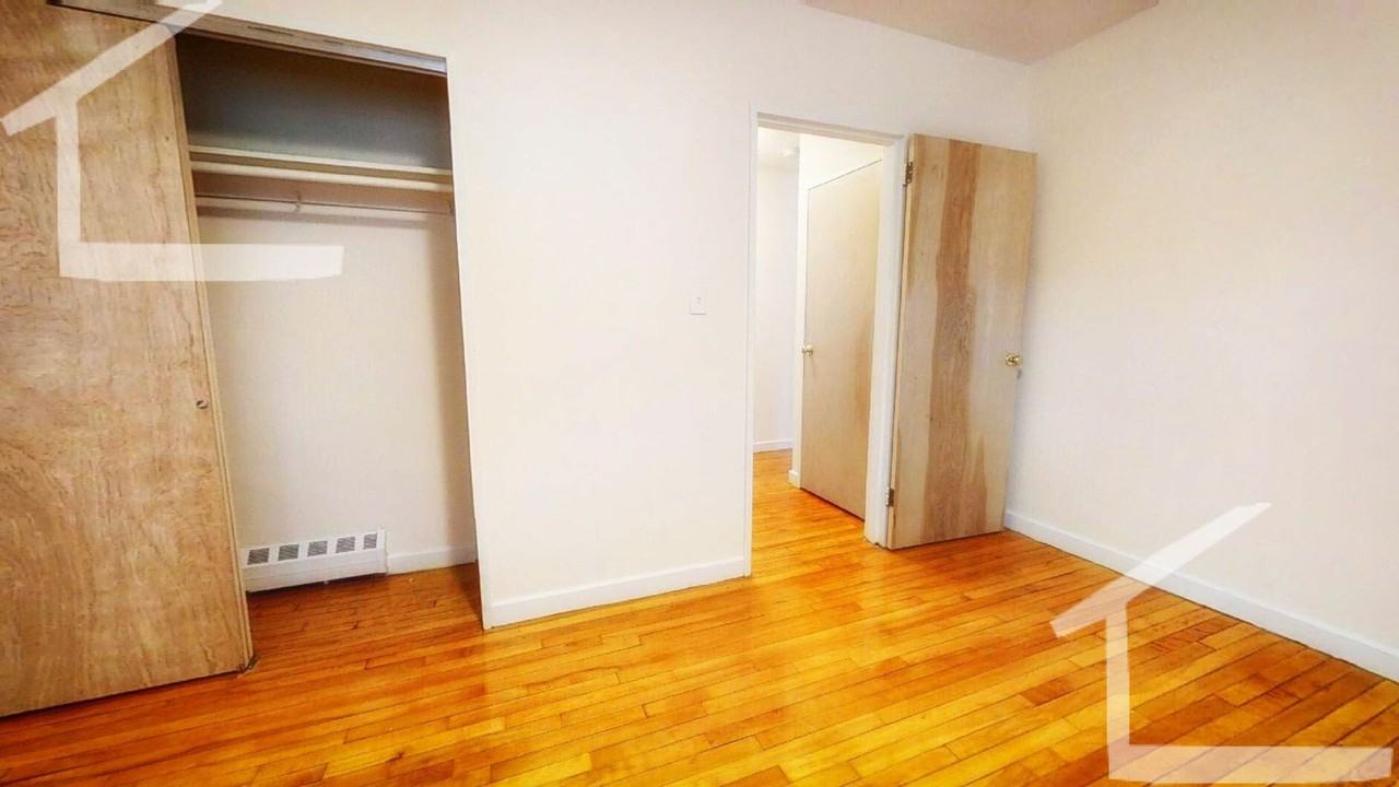 220 Babcock St - Photo 5 of 9