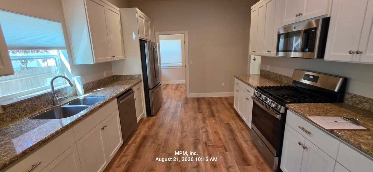 1533 Vine St - Photo 3 of 38