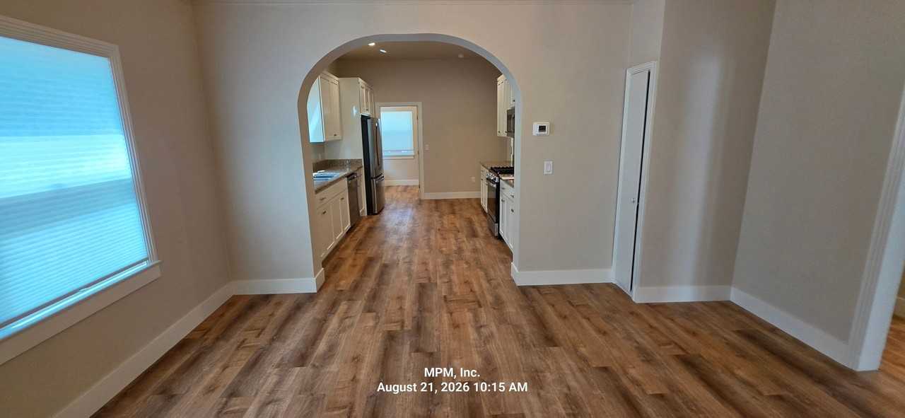 1533 Vine St - Photo 6 of 38