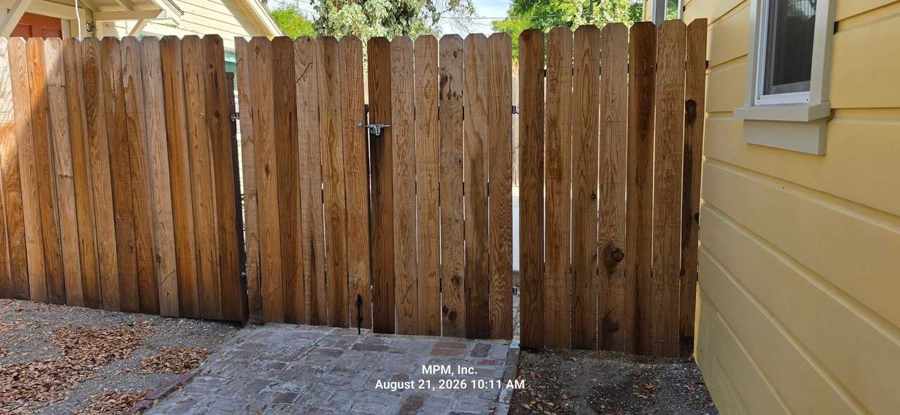 1533 Vine St - Photo 2 of 38