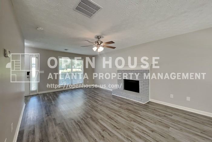 2048 Glen Hope Trce - Photo 4 of 20