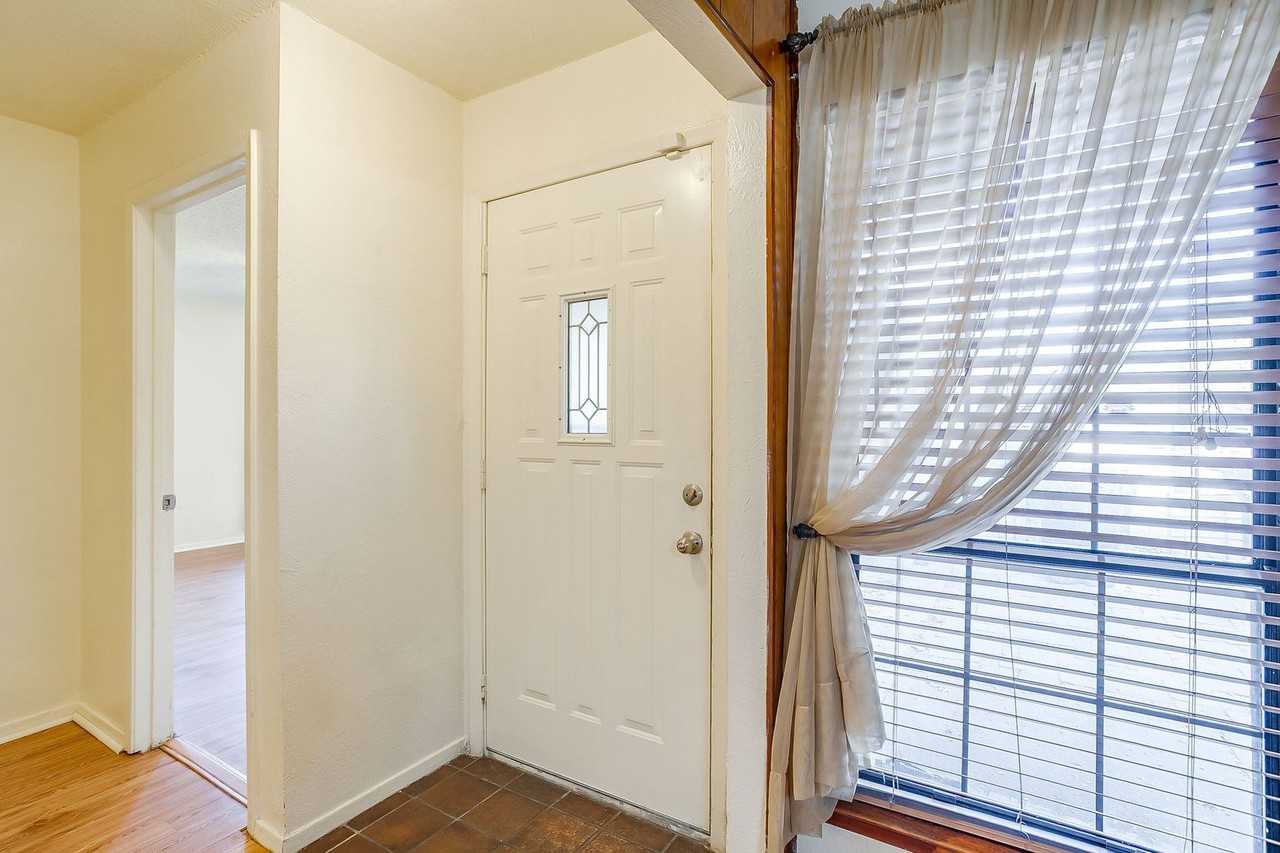 3031 Las Vegas Trl - Photo 4 of 20
