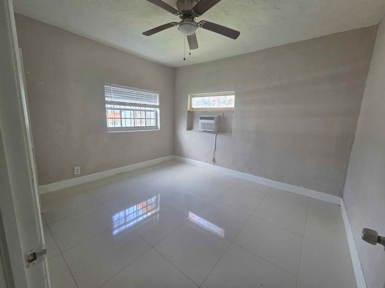 5575 Nw 7th Ave - Photo 5 of 9