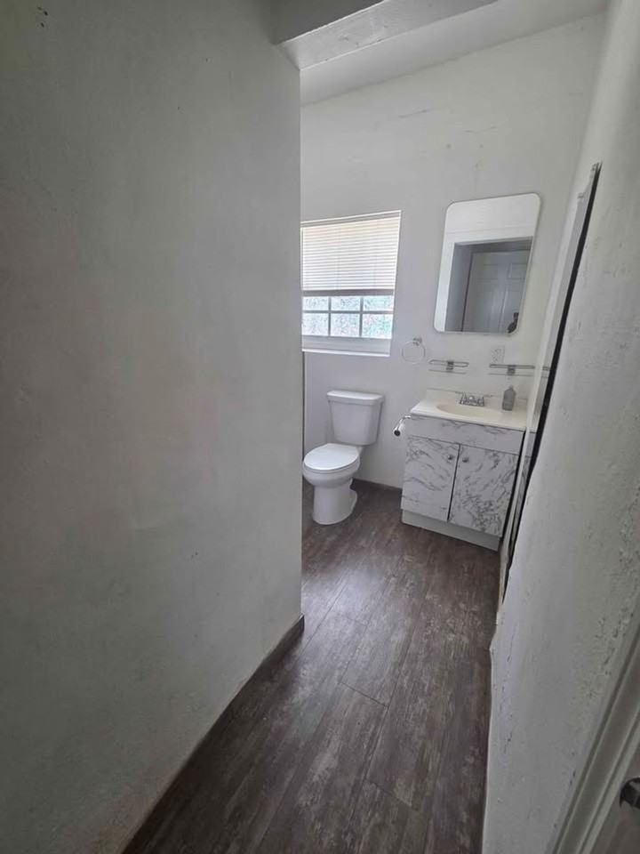5575 Nw 7th Ave - Photo 7 of 9