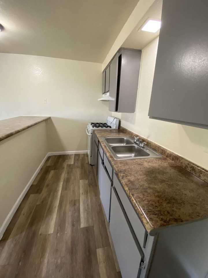Townhome Style Single - Photo 7 of 9