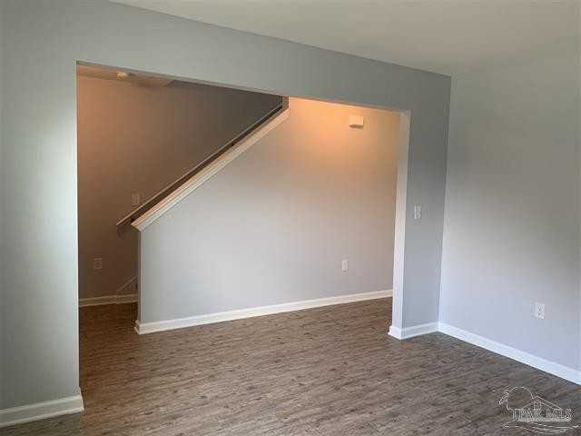 2127 Waltham St - Photo 5 of 50