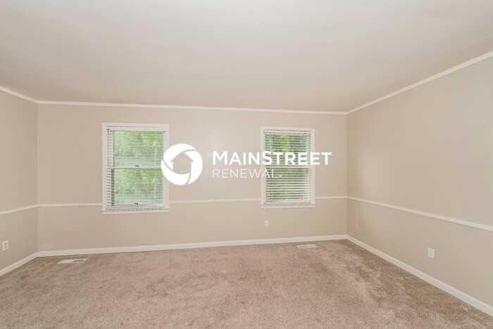 636 Cresap Cir Ne - Photo 4 of 18