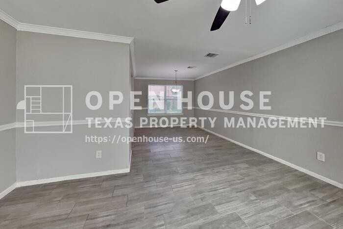 9219 Palm Shores Dr - Photo 4 of 21