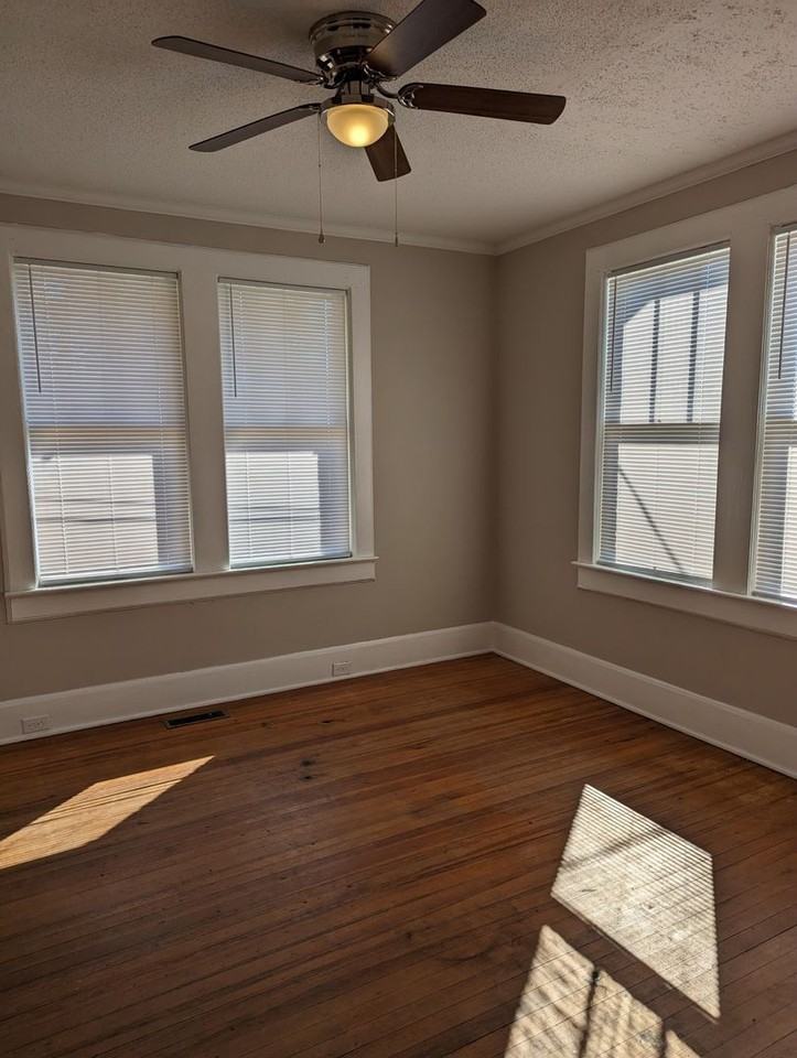 7201 Middle St - Photo 2 of 13