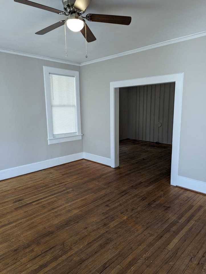 7201 Middle St - Photo 3 of 13
