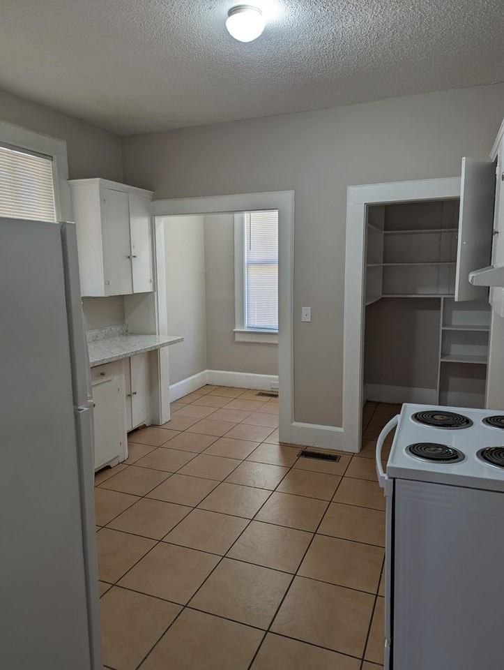 7201 Middle St - Photo 5 of 13