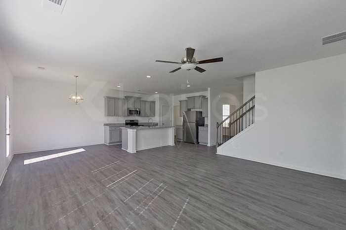 101 Silver Maple Ln - Photo 5 of 27