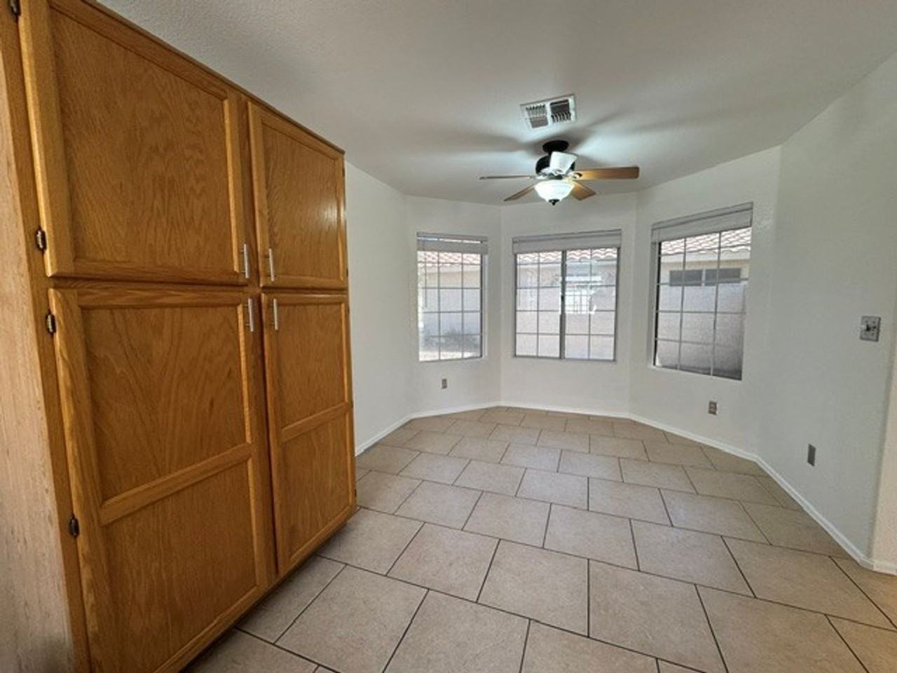 14406 S 43rd St - Photo 6 of 22