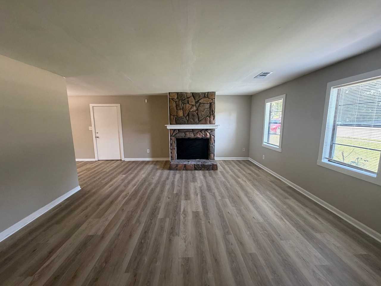 4125 Annistown Rd - Photo 3 of 17