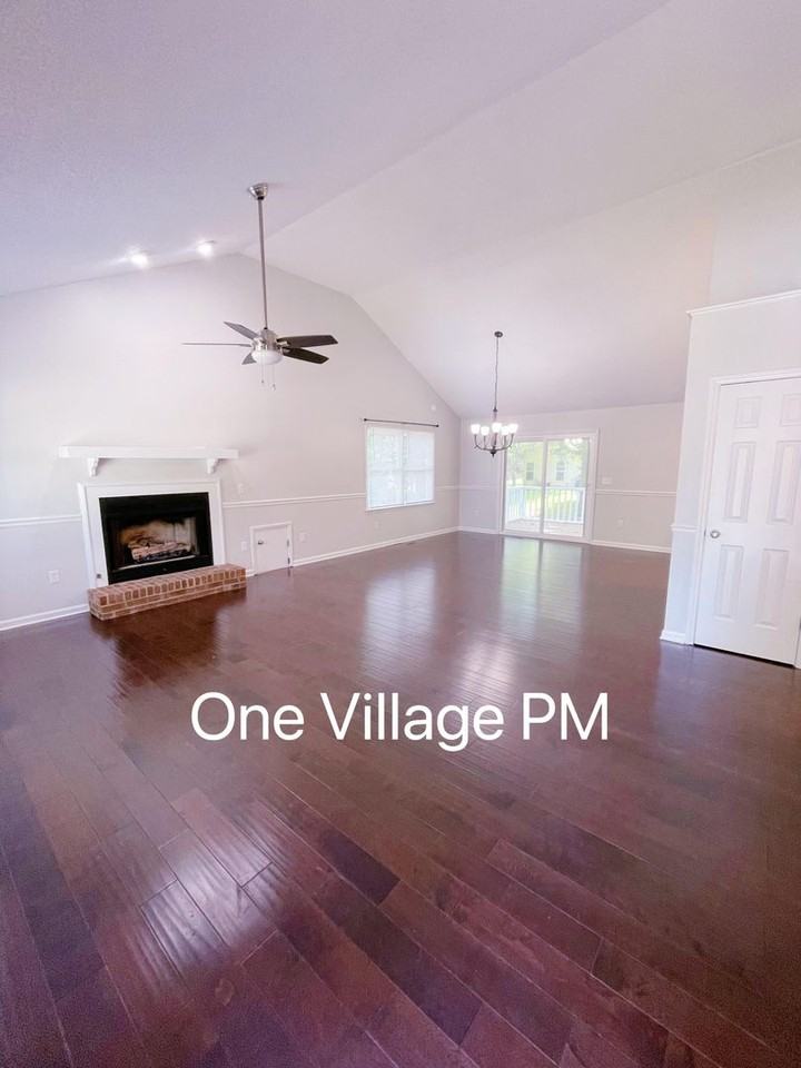 3322 Nantuckett Ave - Photo 5 of 22